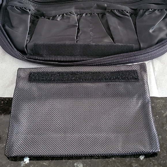 Eddie Bauer Men's Luggage Hanging Toiletry Bag Black BRAND NEW - Picture 9 of 11